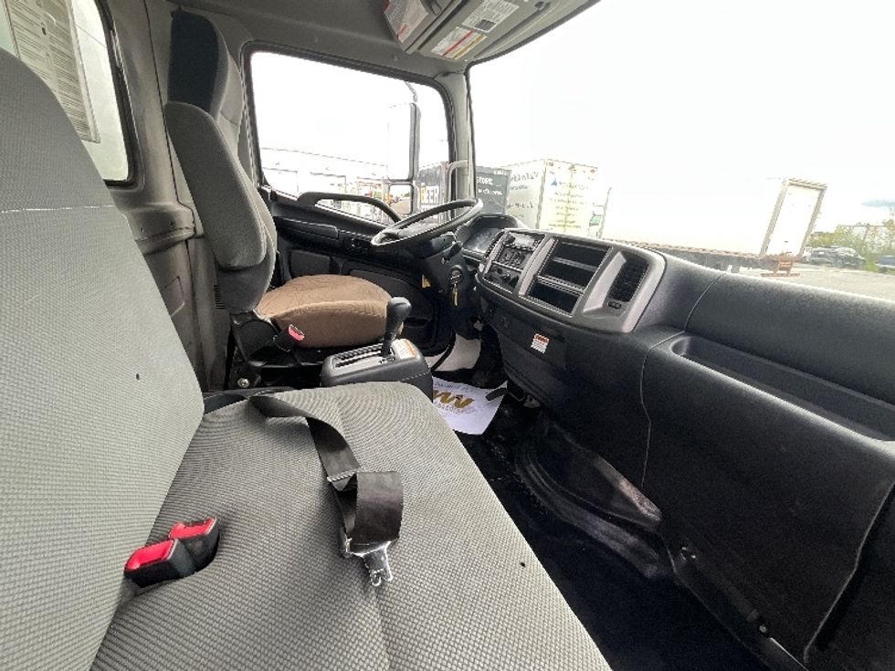 Medium Duty Box Truck-Light and Medium Duty Trucks-Hino-2020-268-Ottawa-ON-239,430\n\t\tkm-$ 74,500 - Image 22