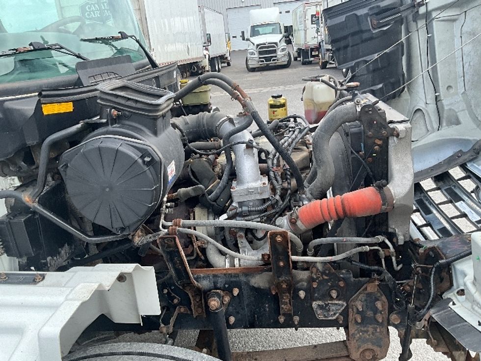 Medium Duty Box Truck-Light and Medium Duty Trucks-Hino-2020-268-Ottawa-ON-239,430\n\t\tkm-$ 74,500 - Image 23