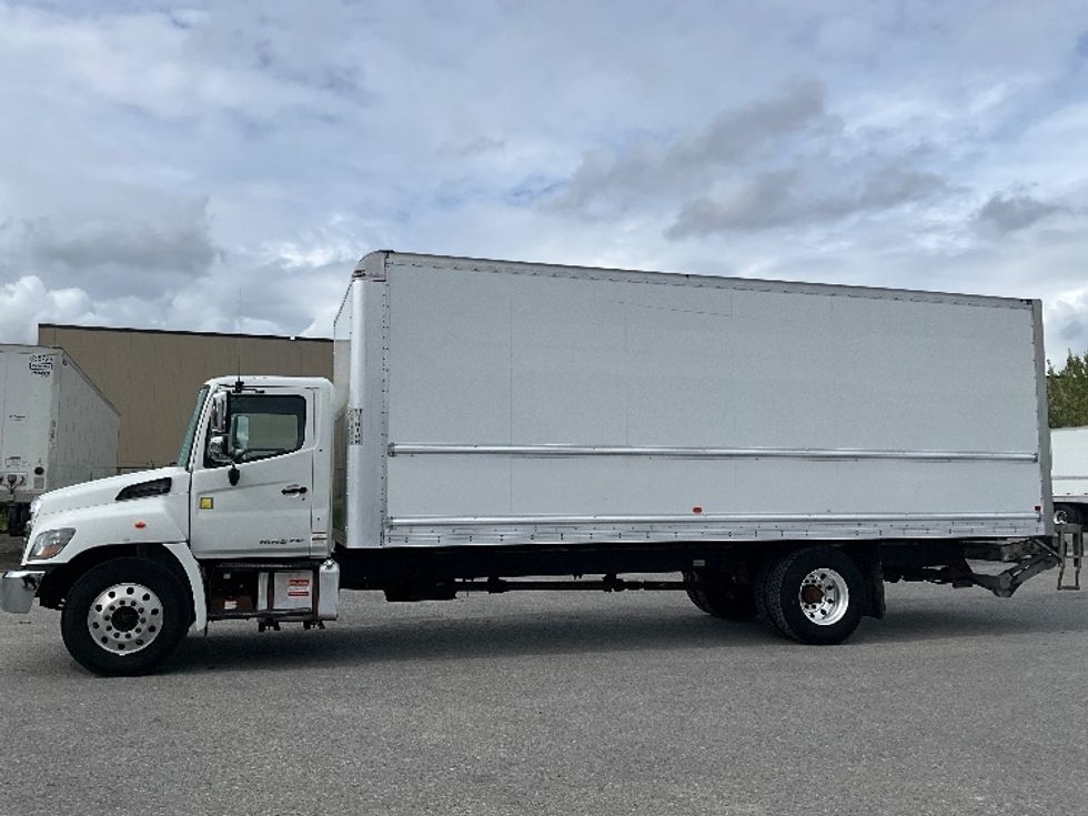 Medium Duty Box Truck-Light and Medium Duty Trucks-Hino-2020-268-Ottawa-ON-239,430\n\t\tkm-$ 74,500 - Image 4