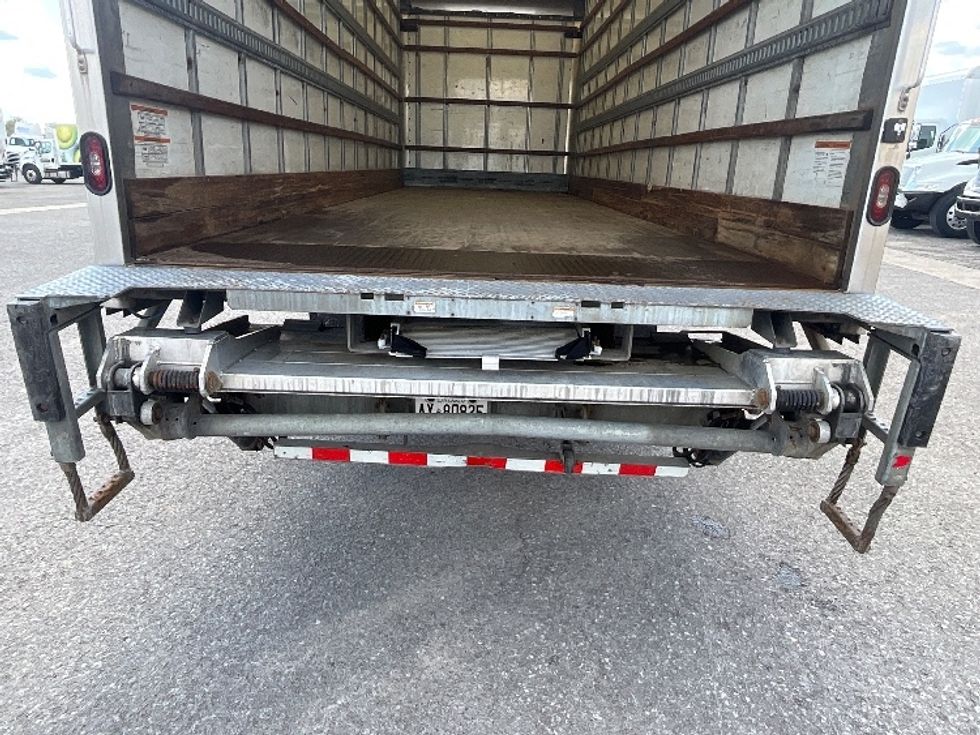 Medium Duty Box Truck-Light and Medium Duty Trucks-Hino-2020-268-Ottawa-ON-264,554\n\t\tkm-$ 71,750 - Image 10