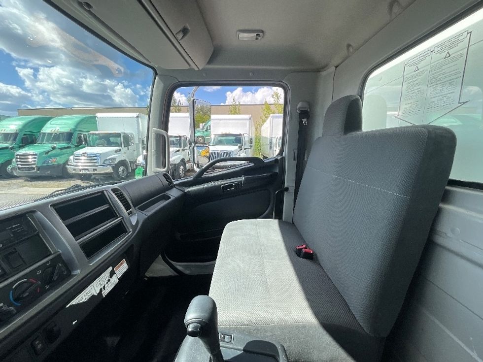 Medium Duty Box Truck-Light and Medium Duty Trucks-Hino-2020-268-Ottawa-ON-264,554\n\t\tkm-$ 71,750 - Image 18