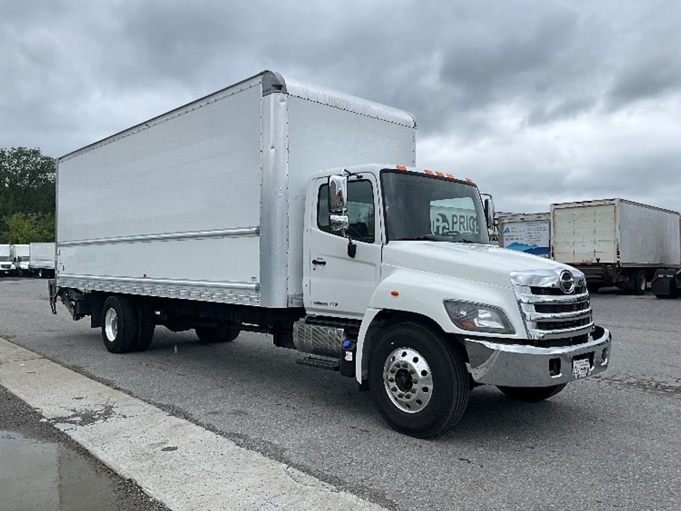 Medium Duty Box Truck-Light and Medium Duty Trucks-Hino-2020-268-Ottawa-ON-296,787\n\t\tkm-$ 67,000 - Image 1