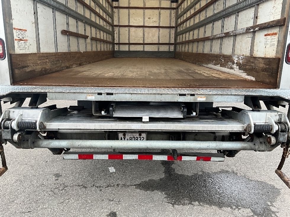 Medium Duty Box Truck-Light and Medium Duty Trucks-Hino-2020-268-Ottawa-ON-296,787\n\t\tkm-$ 67,000 - Image 10