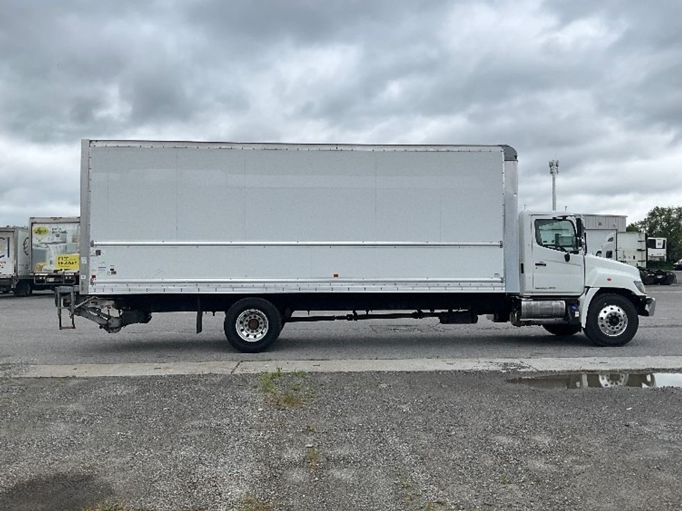 Medium Duty Box Truck-Light and Medium Duty Trucks-Hino-2020-268-Ottawa-ON-296,787\n\t\tkm-$ 67,000 - Image 15
