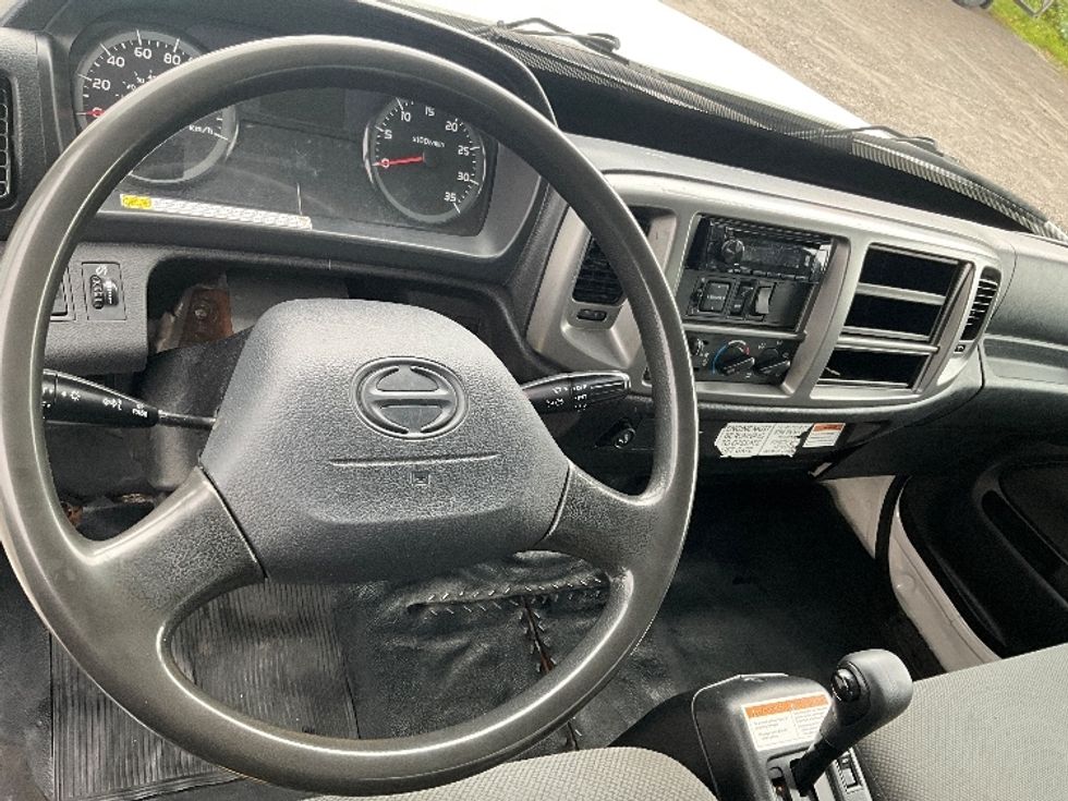 Medium Duty Box Truck-Light and Medium Duty Trucks-Hino-2020-268-Ottawa-ON-296,787\n\t\tkm-$ 67,000 - Image 18