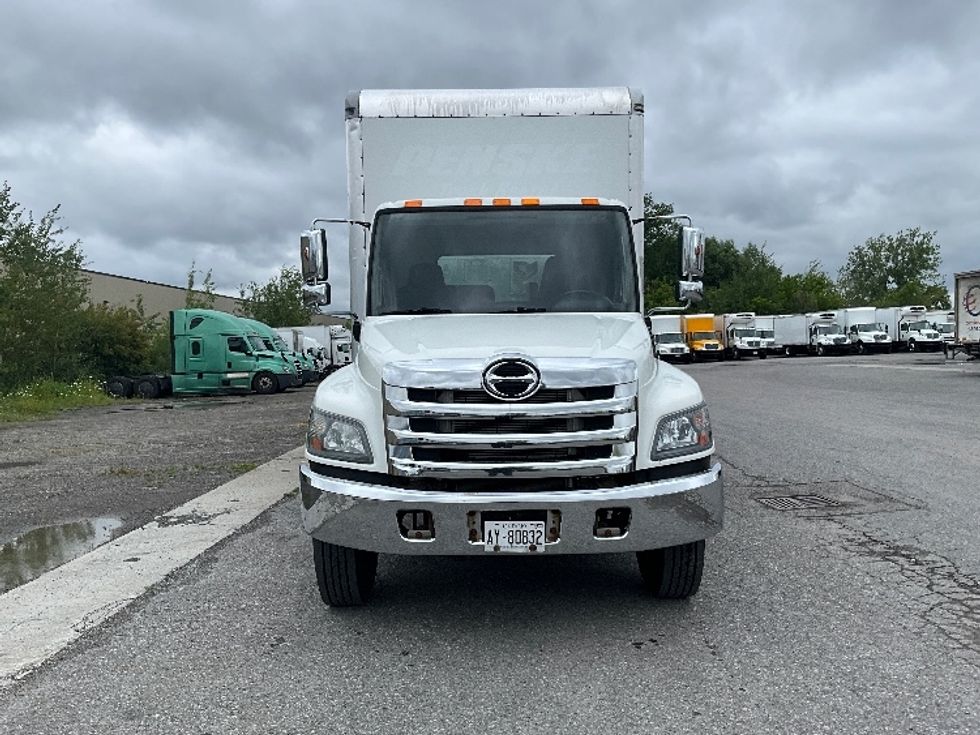 Medium Duty Box Truck-Light and Medium Duty Trucks-Hino-2020-268-Ottawa-ON-296,787\n\t\tkm-$ 67,000 - Image 2
