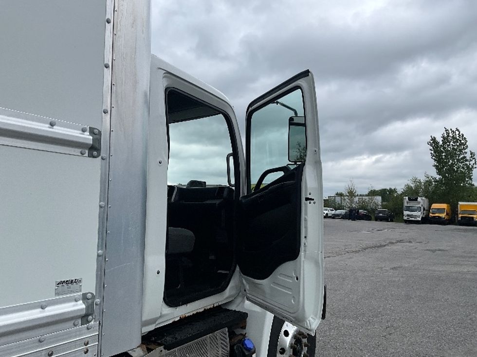 Medium Duty Box Truck-Light and Medium Duty Trucks-Hino-2020-268-Ottawa-ON-296,787\n\t\tkm-$ 67,000 - Image 20