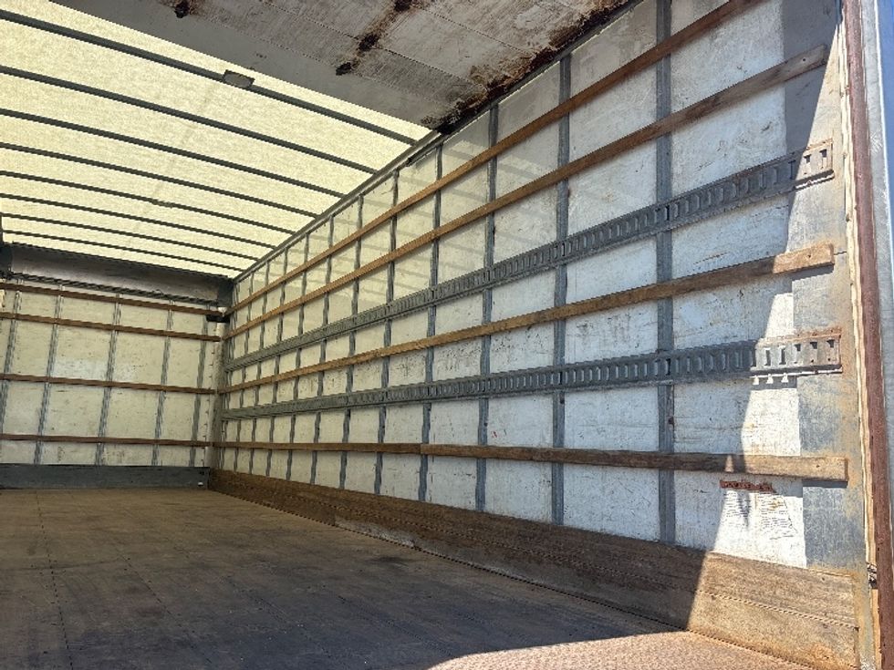 Medium Duty Box Truck-Light and Medium Duty Trucks-Hino-2020-268-Ottawa-ON-303,148\n\t\tkm-$ 65,000 - Image 12