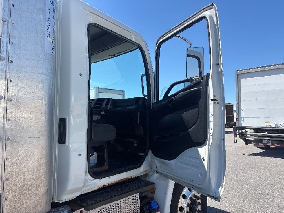 Medium Duty Box Truck-Light and Medium Duty Trucks-Hino-2020-268-Ottawa-ON-303,148\n\t\tkm-$ 65,000 - Image 20