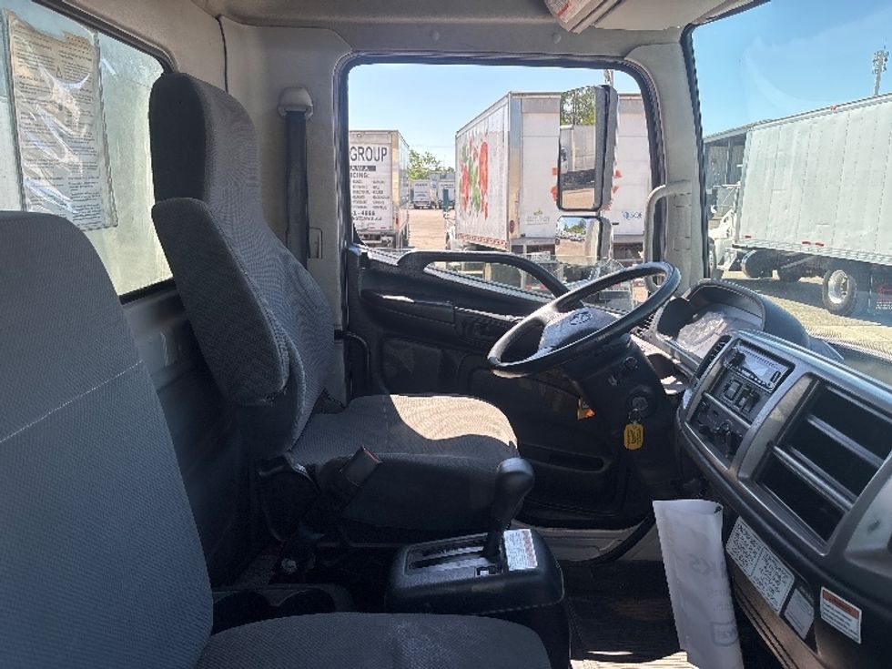 Medium Duty Box Truck-Light and Medium Duty Trucks-Hino-2020-268-Ottawa-ON-303,148\n\t\tkm-$ 65,000 - Image 22