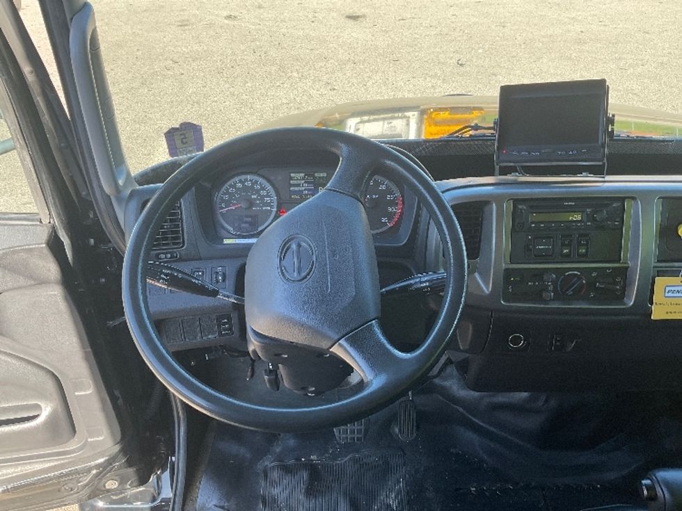 Medium Duty Box Truck-Light and Medium Duty Trucks-Hino-2020-268-Pennsauken-NJ-268,184\n\t\tmiles-$ 35,750 - Image 18