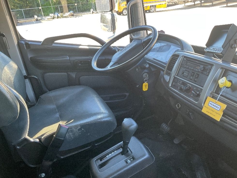 Medium Duty Box Truck-Light and Medium Duty Trucks-Hino-2020-268-Pennsauken-NJ-268,184\n\t\tmiles-$ 35,750 - Image 22