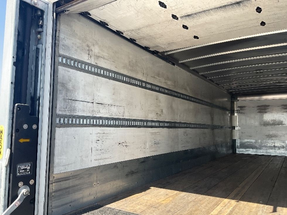 Medium Duty Box Truck-Light and Medium Duty Trucks-Hino-2020-268-Phoenix-AZ-130,944\n\t\tmiles-$ 60,000 - Image 13