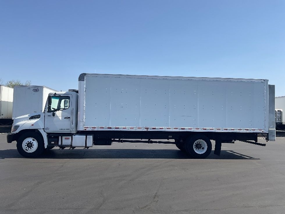 Medium Duty Box Truck-Light and Medium Duty Trucks-Hino-2020-268-Phoenix-AZ-130,944\n\t\tmiles-$ 60,000 - Image 4