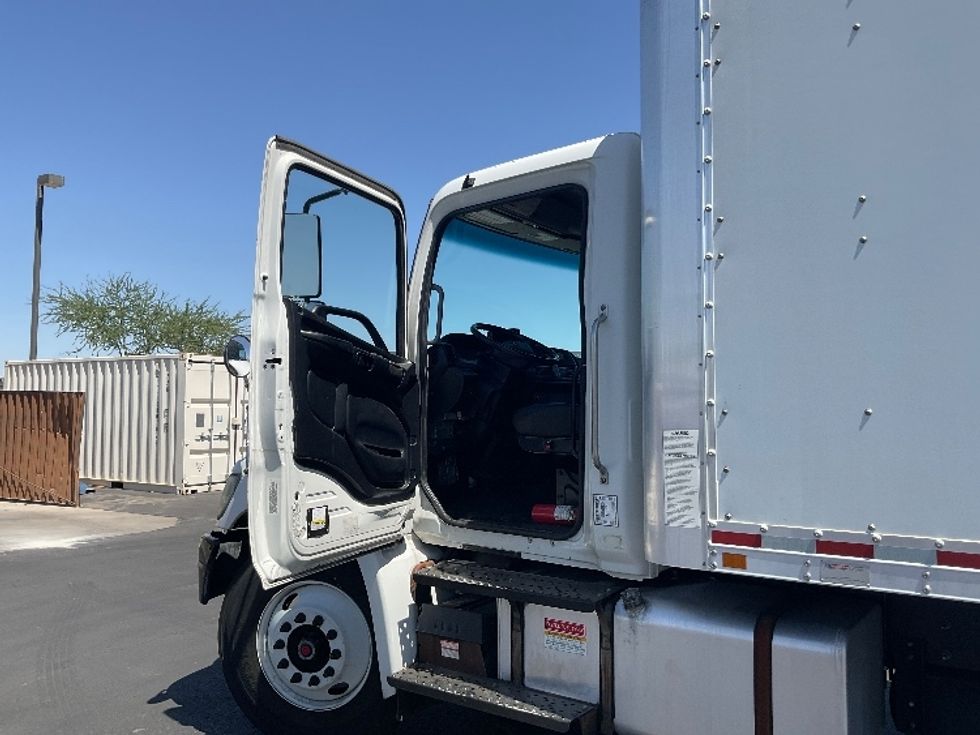 Medium Duty Box Truck-Light and Medium Duty Trucks-Hino-2020-268-Phoenix-AZ-135,855\n\t\tmiles-$ 59,250 - Image 16