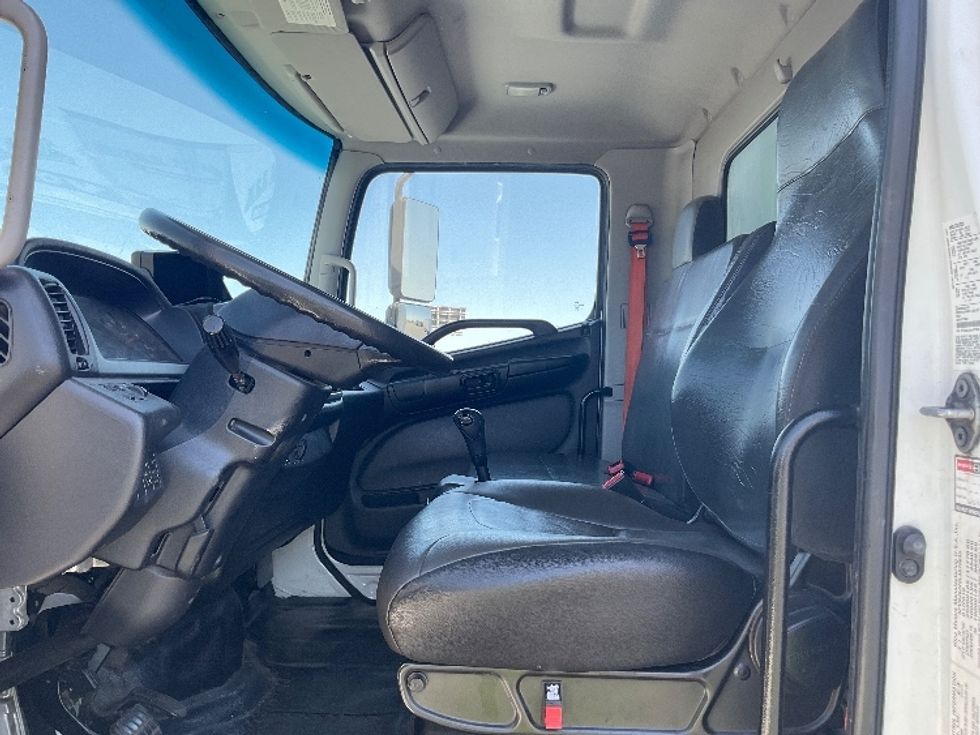 Medium Duty Box Truck-Light and Medium Duty Trucks-Hino-2020-268-Phoenix-AZ-135,855\n\t\tmiles-$ 59,250 - Image 19