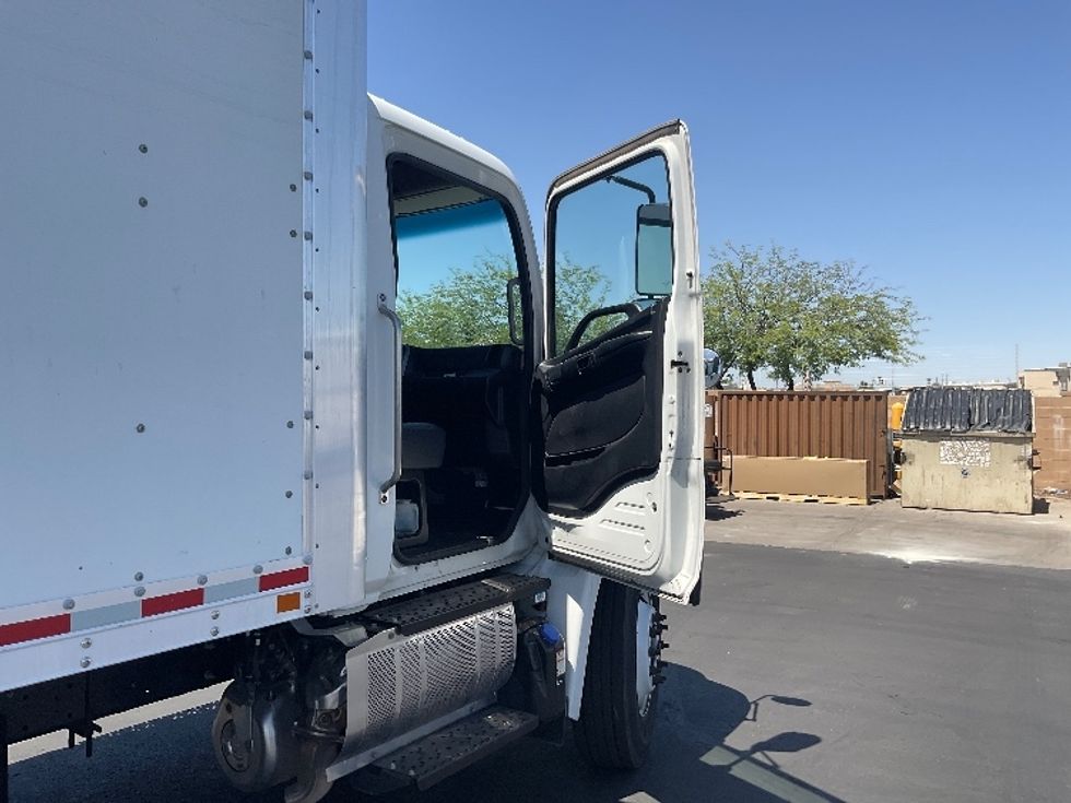 Medium Duty Box Truck-Light and Medium Duty Trucks-Hino-2020-268-Phoenix-AZ-135,855\n\t\tmiles-$ 59,250 - Image 20