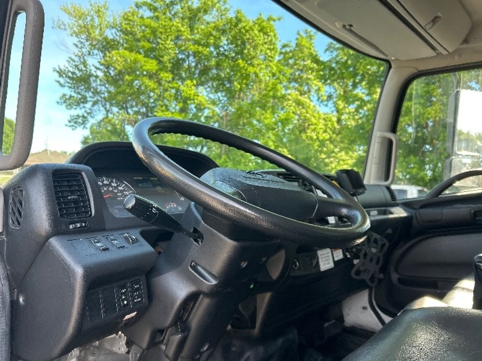 Medium Duty Box Truck-Light and Medium Duty Trucks-Hino-2020-268-Poplar Bluff-MO-184,380\n\t\tmiles-$ 53,500 - Image 16