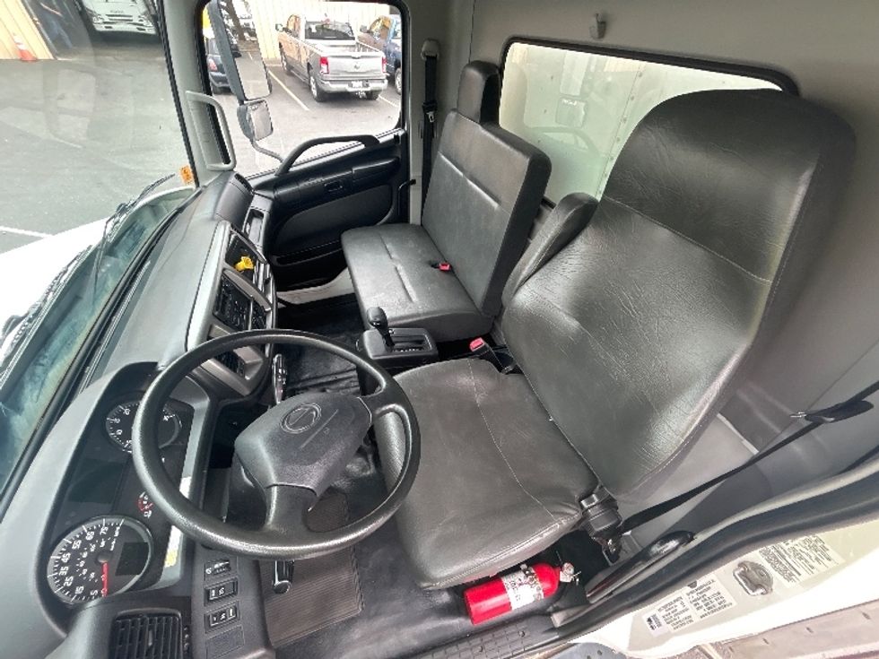 Medium Duty Box Truck-Light and Medium Duty Trucks-Hino-2020-268-Portland-OR-134,453\n\t\tmiles-$ 61,500 - Image 19