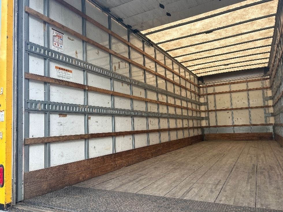 Medium Duty Box Truck-Light and Medium Duty Trucks-Hino-2020-268-Portland-OR-147,331\n\t\tmiles-$ 58,000 - Image 11