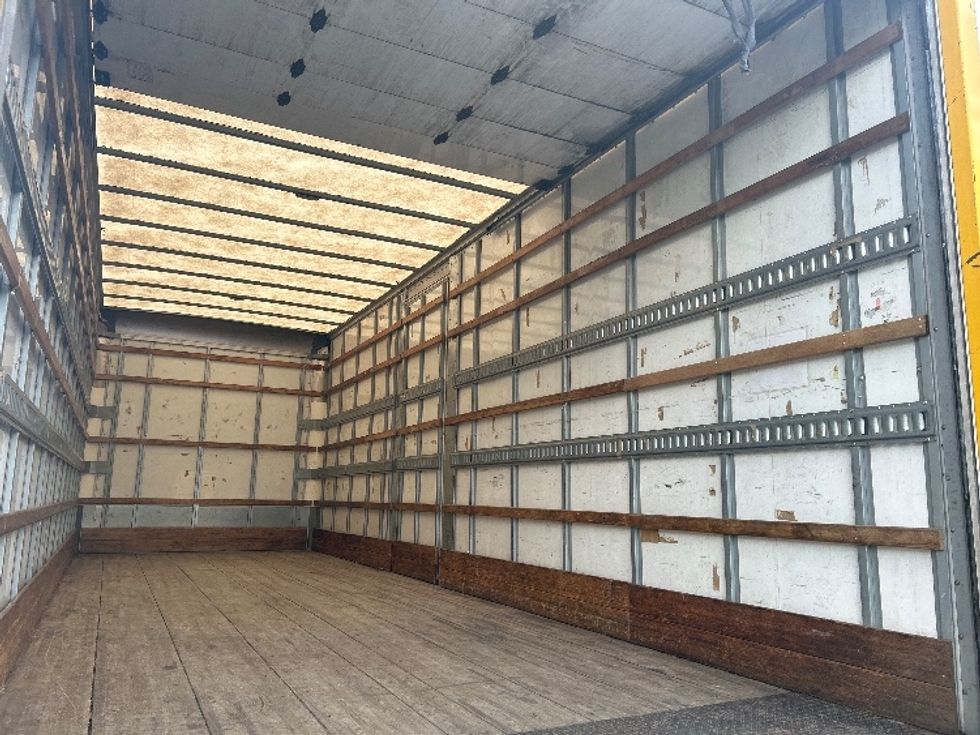Medium Duty Box Truck-Light and Medium Duty Trucks-Hino-2020-268-Portland-OR-147,331\n\t\tmiles-$ 58,000 - Image 12