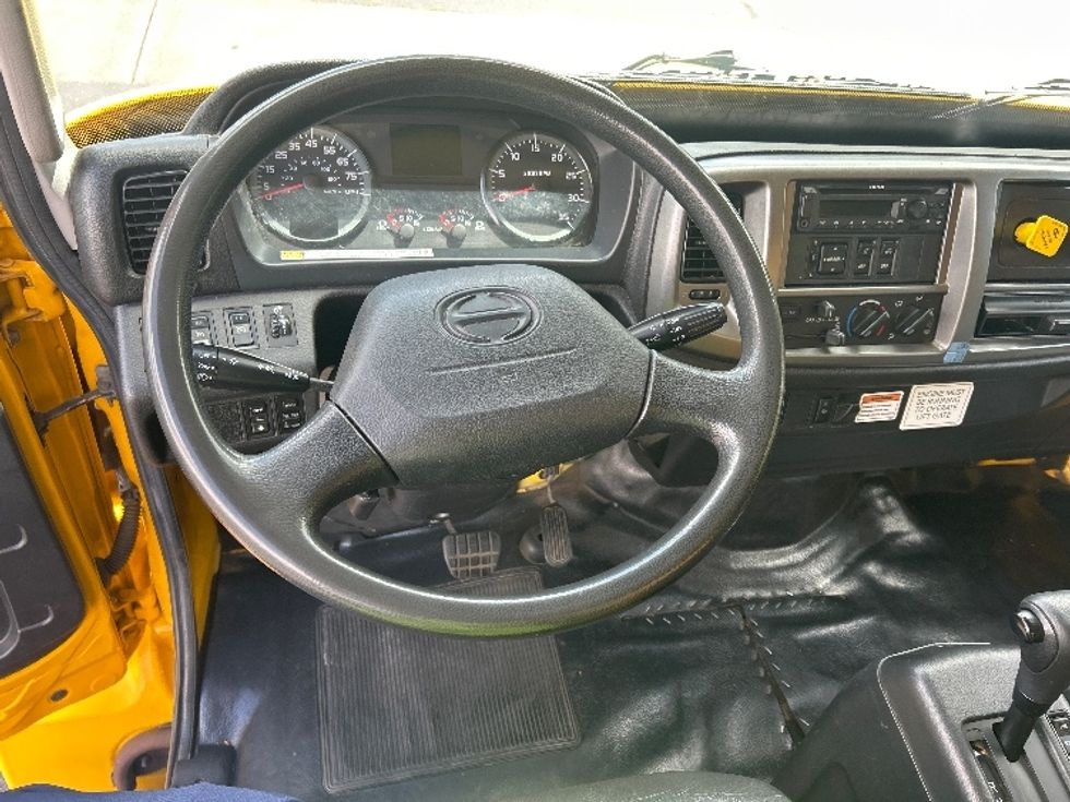 Medium Duty Box Truck-Light and Medium Duty Trucks-Hino-2020-268-Portland-OR-147,331\n\t\tmiles-$ 58,000 - Image 18