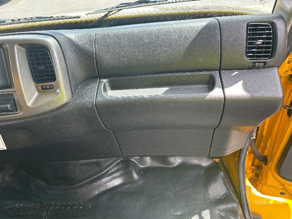 Medium Duty Box Truck-Light and Medium Duty Trucks-Hino-2020-268-Portland-OR-147,331\n\t\tmiles-$ 58,000 - Image 21