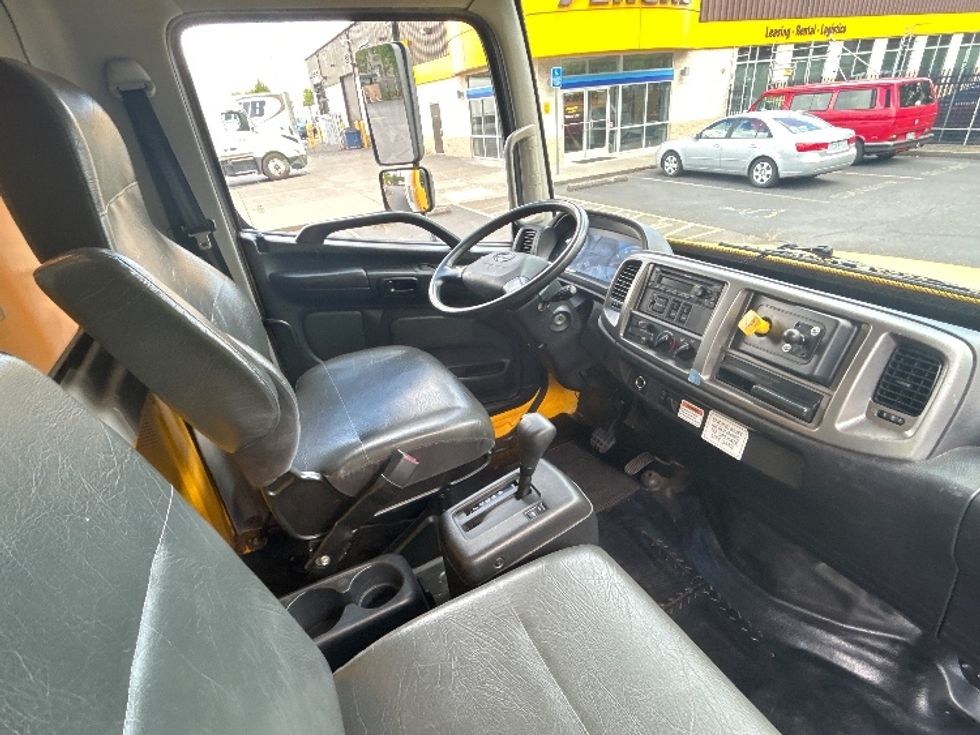 Medium Duty Box Truck-Light and Medium Duty Trucks-Hino-2020-268-Portland-OR-147,331\n\t\tmiles-$ 58,000 - Image 22