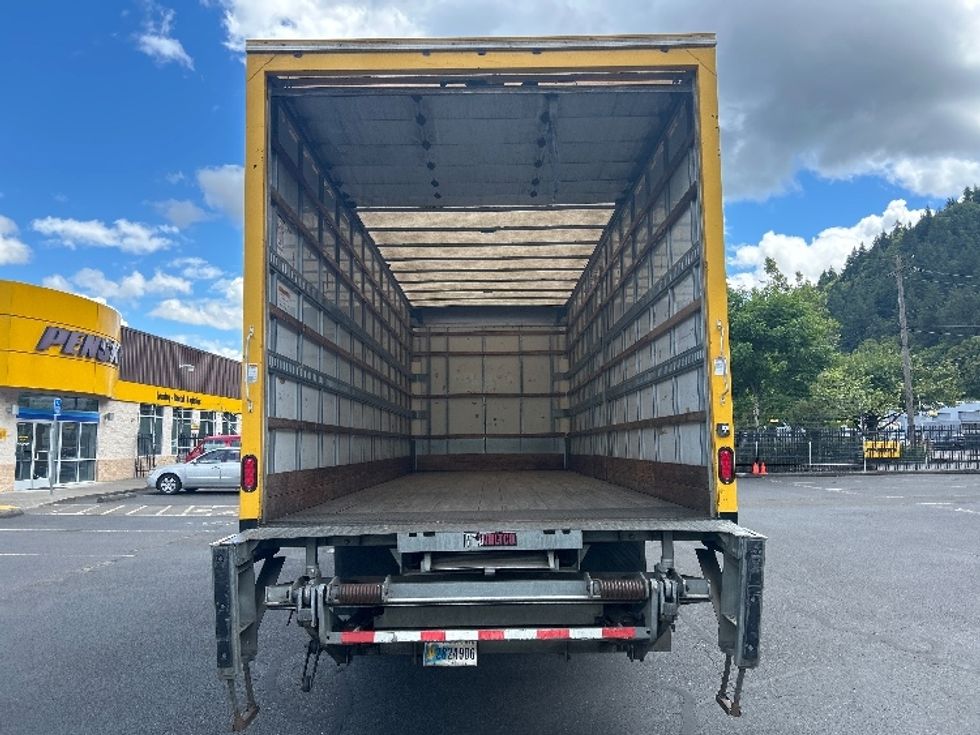 Medium Duty Box Truck-Light and Medium Duty Trucks-Hino-2020-268-Portland-OR-147,331\n\t\tmiles-$ 58,000 - Image 8