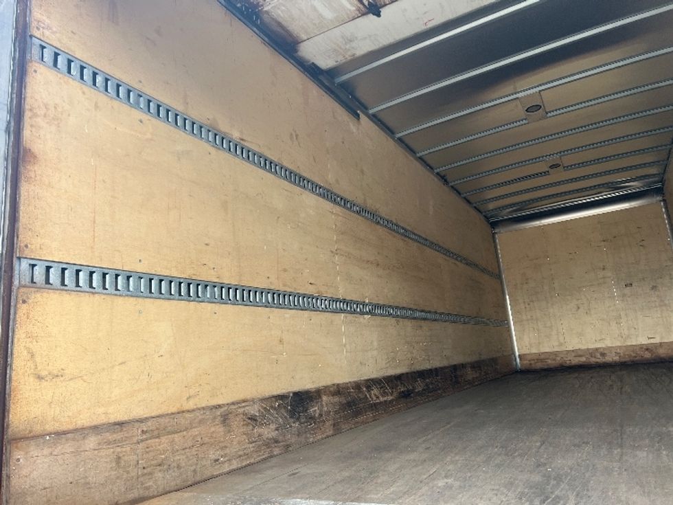 Medium Duty Box Truck-Light and Medium Duty Trucks-Hino-2020-268-Rochester-NY-101,506\n\t\tmiles-$ 51,750 - Image 11