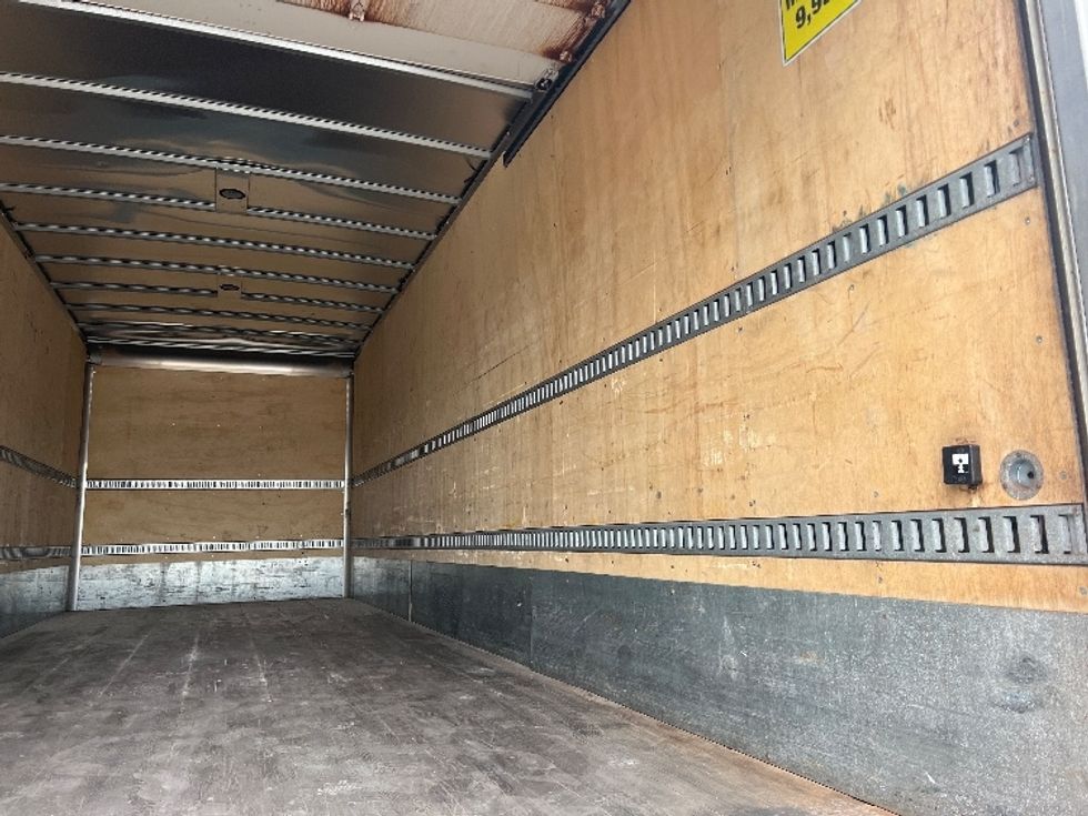 Medium Duty Box Truck-Light and Medium Duty Trucks-Hino-2020-268-Rochester-NY-135,485\n\t\tmiles-$ 50,000 - Image 12