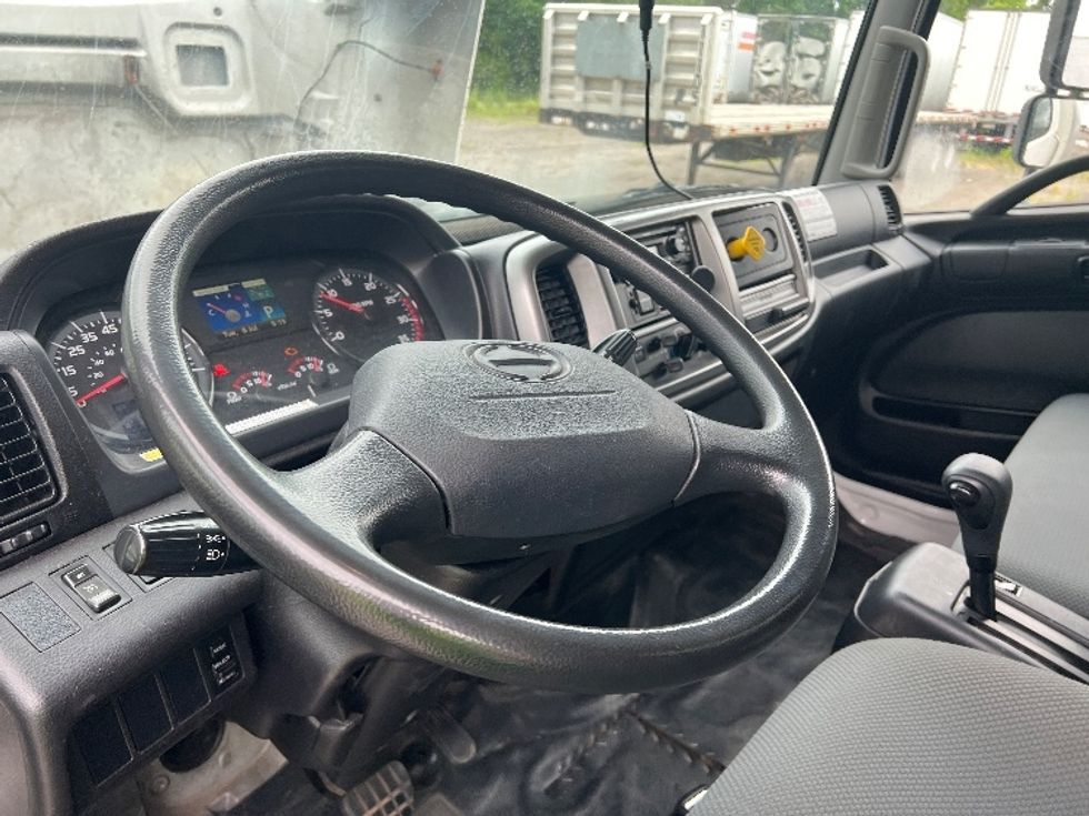 Medium Duty Box Truck-Light and Medium Duty Trucks-Hino-2020-268-Rochester-NY-135,485\n\t\tmiles-$ 50,000 - Image 17