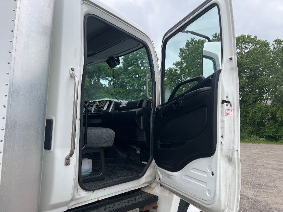 Medium Duty Box Truck-Light and Medium Duty Trucks-Hino-2020-268-Rochester-NY-135,485\n\t\tmiles-$ 50,000 - Image 20