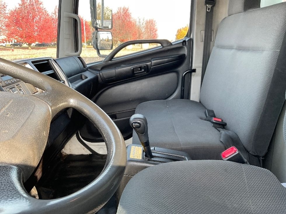 Medium Duty Box Truck-Light and Medium Duty Trucks-Hino-2020-268-Rochester-NY-153,959\n\t\tmiles-$ 51,250 - Image 19