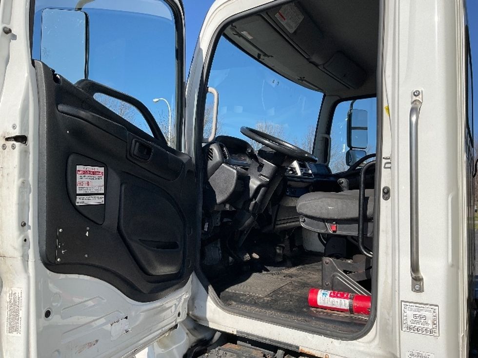 Medium Duty Box Truck-Light and Medium Duty Trucks-Hino-2020-268-Rochester-NY-164,686\n\t\tmiles-$ 53,000 - Image 16