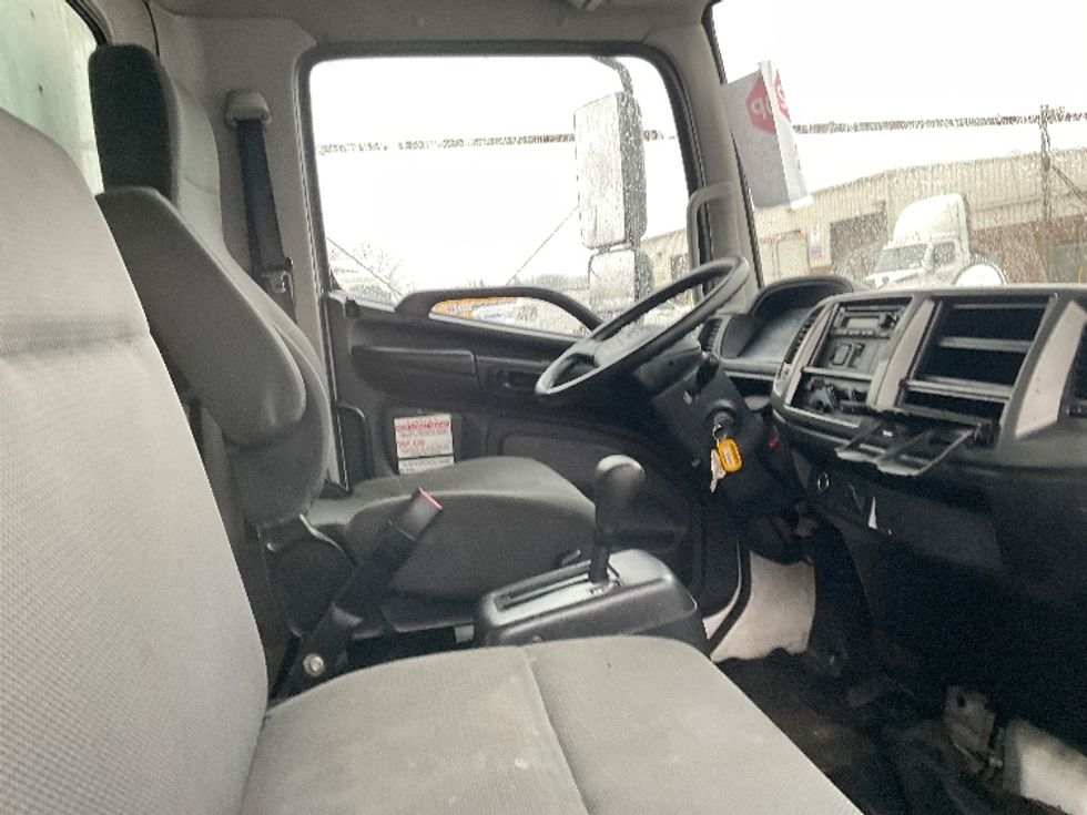 2020 Hino Conventional Type Truck Single Cab photo 17