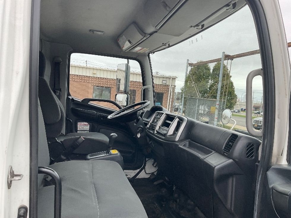Medium Duty Box Truck-Light and Medium Duty Trucks-Hino-2020-268-Rochester-NY-170,869\n\t\tmiles-$ 46,250 - Image 22