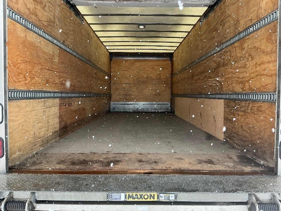 Medium Duty Box Truck-Light and Medium Duty Trucks-Hino-2020-268-Rocky View County-AB-179,186\n\t\tkm-$ 74,750 - Image 10