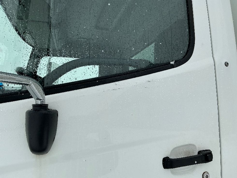 Medium Duty Box Truck-Light and Medium Duty Trucks-Hino-2020-268-Rocky View County-AB-179,186\n\t\tkm-$ 74,750 - Image 26