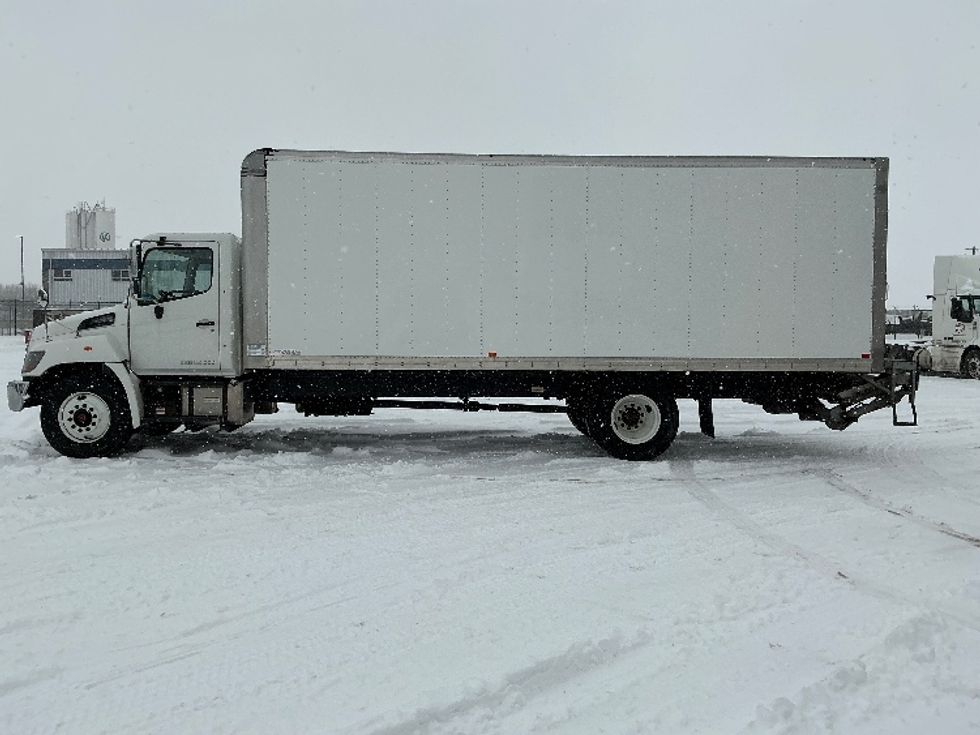 Medium Duty Box Truck-Light and Medium Duty Trucks-Hino-2020-268-Rocky View County-AB-179,186\n\t\tkm-$ 74,750 - Image 4