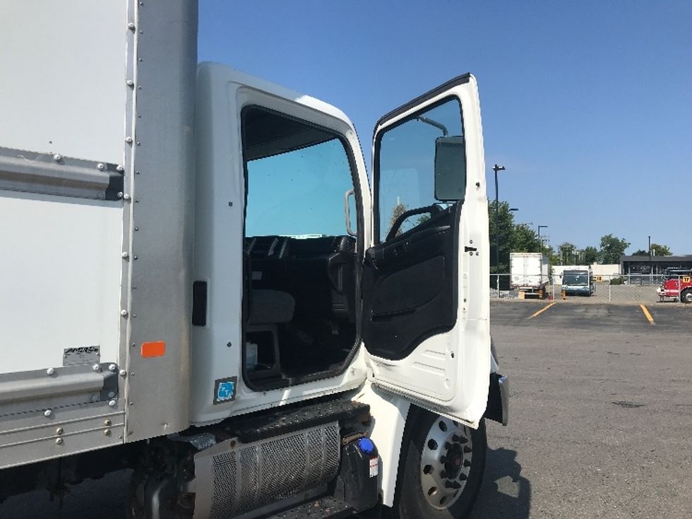 Medium Duty Box Truck-Light and Medium Duty Trucks-Hino-2020-268-Saint Laurent-PQ-237,317\n\t\tkm-$ 78,500 - Image 20