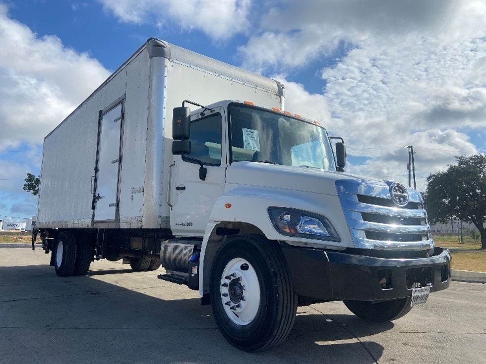 Medium Duty Box Truck-Light and Medium Duty Trucks-Hino-2020-268-San Antonio-TX-229,447\n\t\tmiles-$ 49,750 - Image 1