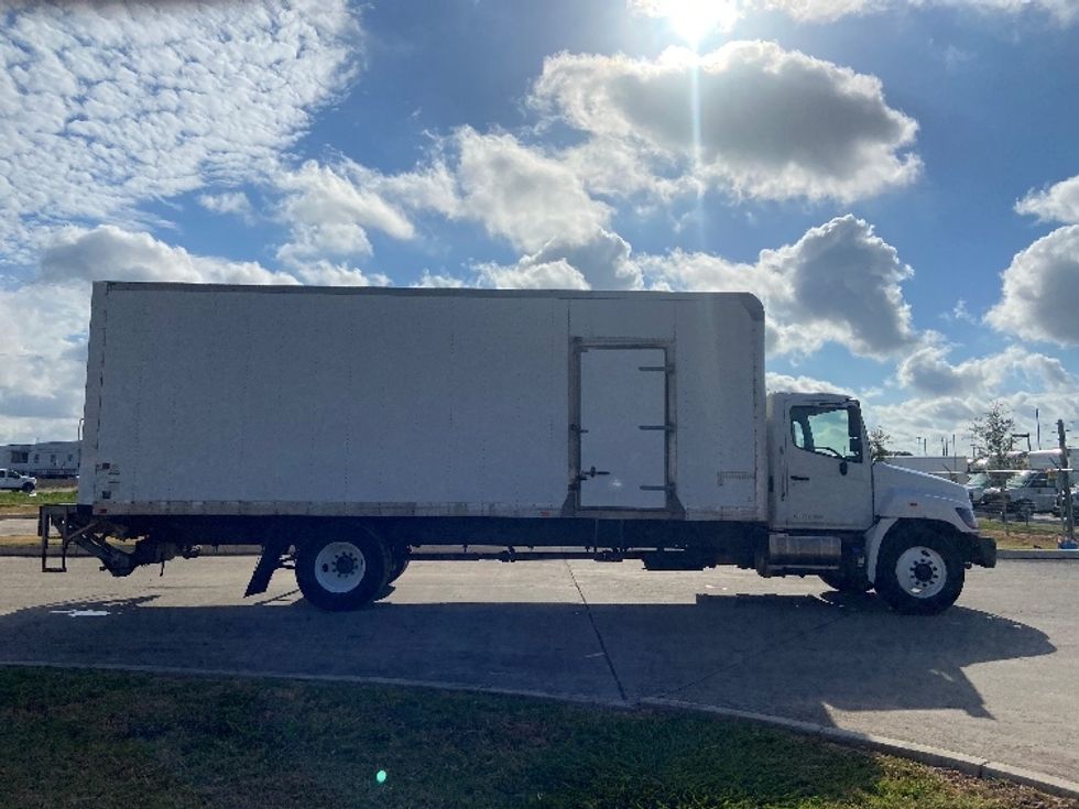 Medium Duty Box Truck-Light and Medium Duty Trucks-Hino-2020-268-San Antonio-TX-229,447\n\t\tmiles-$ 49,750 - Image 15