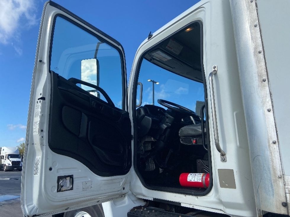 Medium Duty Box Truck-Light and Medium Duty Trucks-Hino-2020-268-San Antonio-TX-229,447\n\t\tmiles-$ 49,750 - Image 16