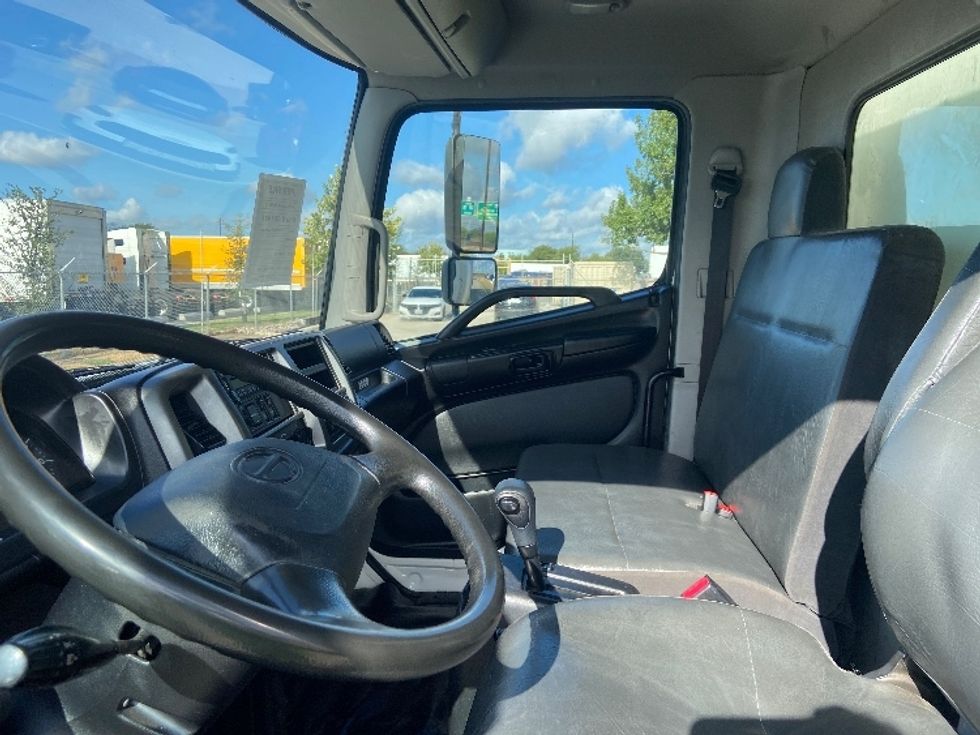 Medium Duty Box Truck-Light and Medium Duty Trucks-Hino-2020-268-San Antonio-TX-229,447\n\t\tmiles-$ 49,750 - Image 19