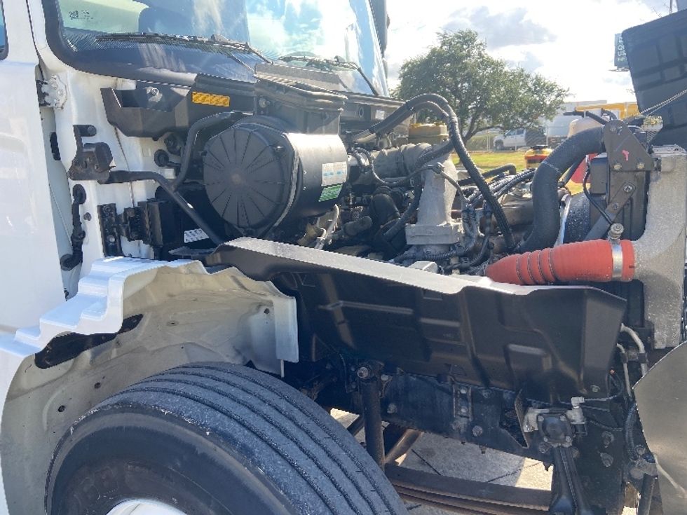 Medium Duty Box Truck-Light and Medium Duty Trucks-Hino-2020-268-San Antonio-TX-229,447\n\t\tmiles-$ 49,750 - Image 23