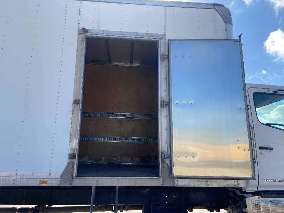 Medium Duty Box Truck-Light and Medium Duty Trucks-Hino-2020-268-San Antonio-TX-229,447\n\t\tmiles-$ 49,750 - Image 25
