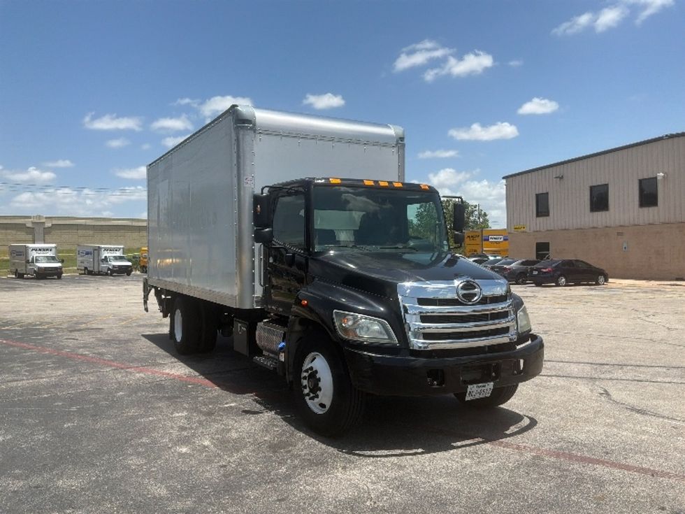 Medium Duty Box Truck-Light and Medium Duty Trucks-Hino-2020-268-San Antonio-TX-62,315\n\t\tmiles-$ 58,250 - Image 1