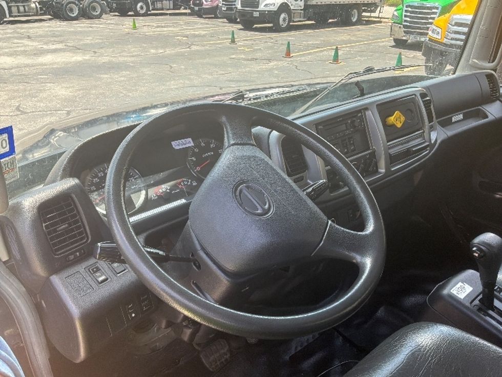 Medium Duty Box Truck-Light and Medium Duty Trucks-Hino-2020-268-San Antonio-TX-62,315\n\t\tmiles-$ 58,250 - Image 17