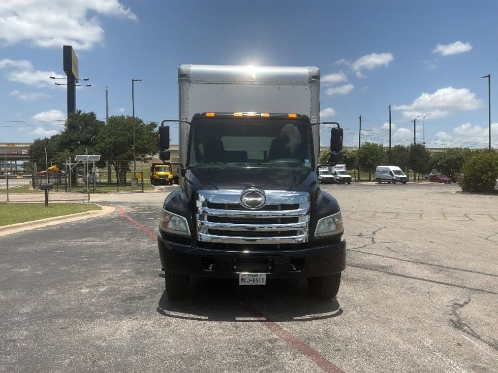 Medium Duty Box Truck-Light and Medium Duty Trucks-Hino-2020-268-San Antonio-TX-62,315\n\t\tmiles-$ 58,250 - Image 2